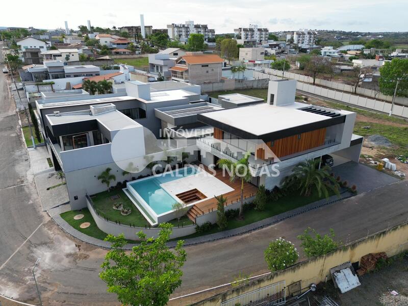 Sobrado 4/4 Alto Padrão Condomínio Náutico Caldas Novas